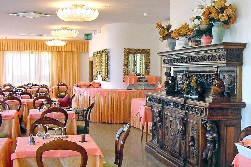 Hotel Mayflower